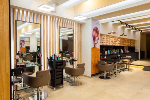 Bounce-Salon-at-Jubilee-Hills-Hyderabad-2-1024x683